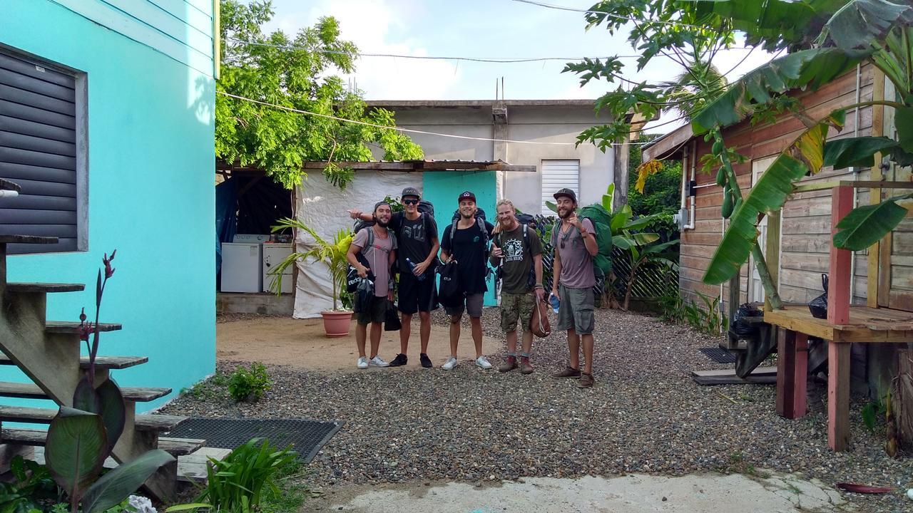 Placencia Hostel Eksteriør bilde