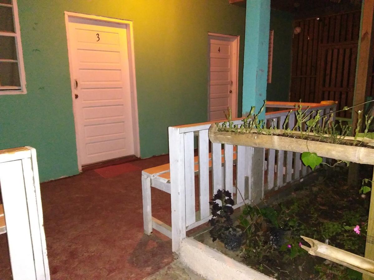 Placencia Hostel Eksteriør bilde