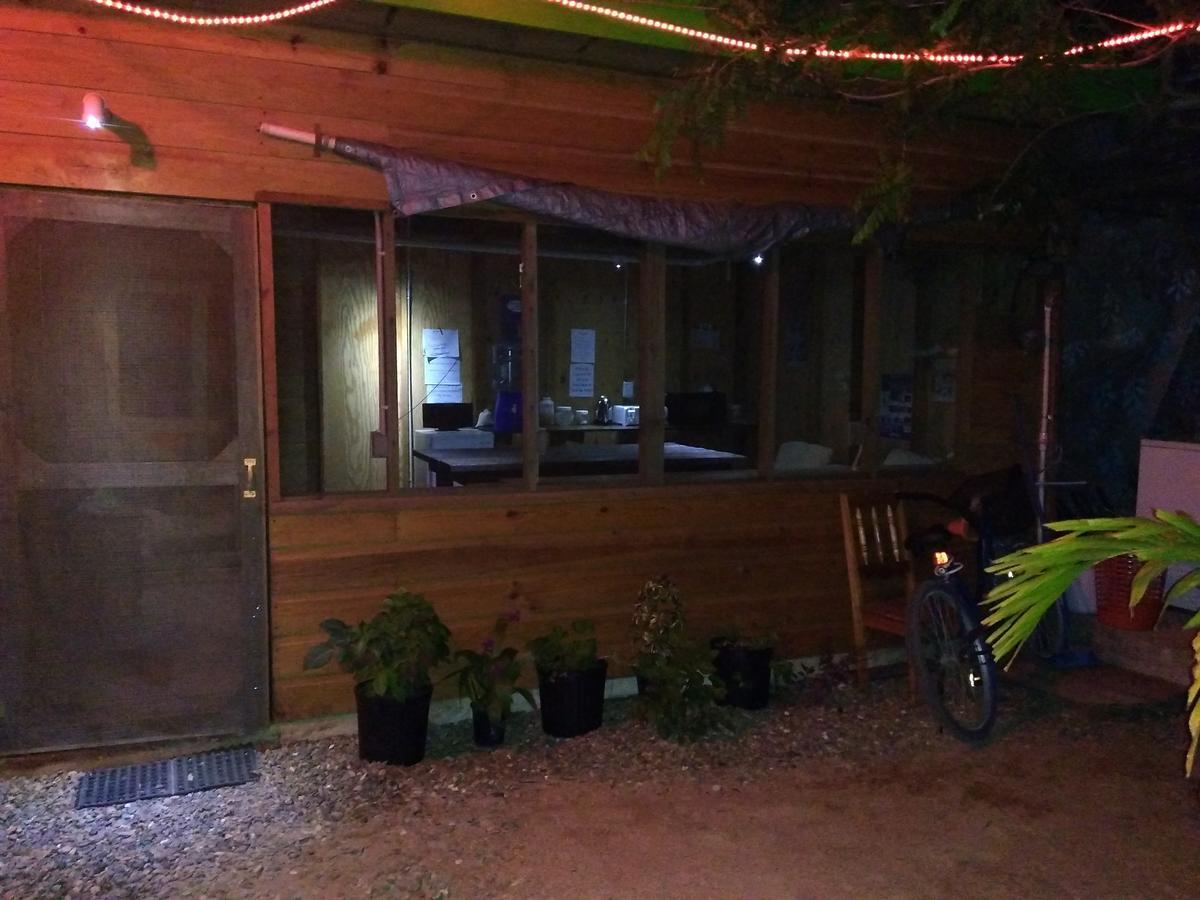 Placencia Hostel Eksteriør bilde